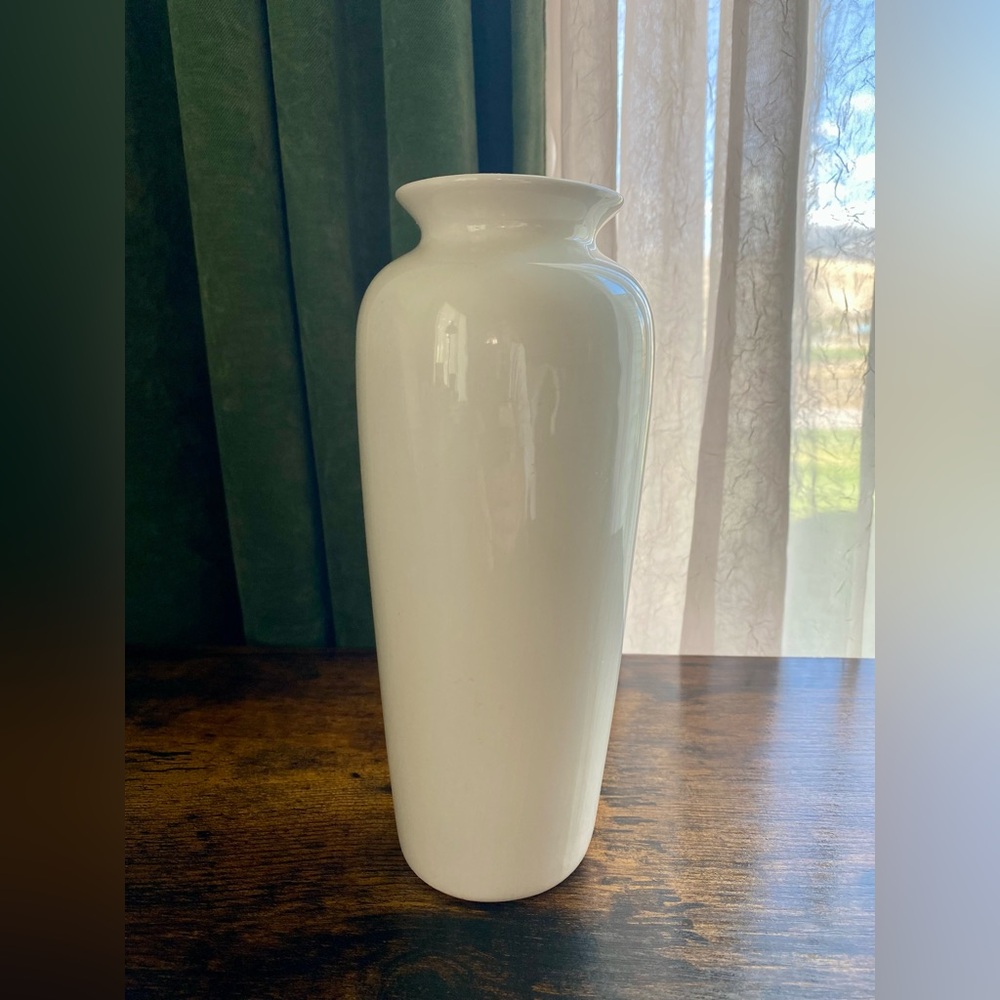 White Ceramic Vase 8” - Picture 4 of 7